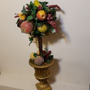 Vase with froot